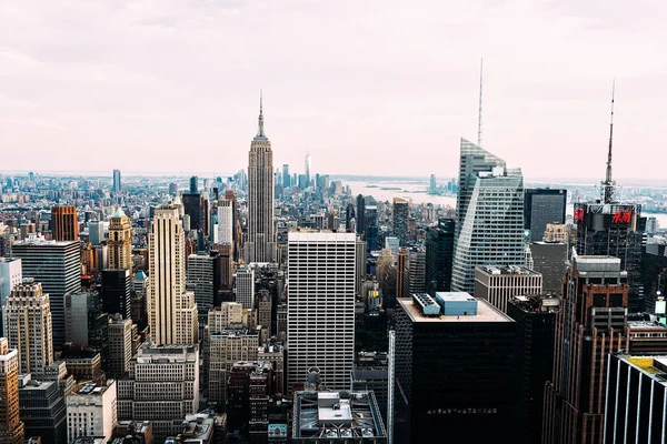 Vista aérea al atardecer de la ciudad de Nueva York —  Fotos de Stock
