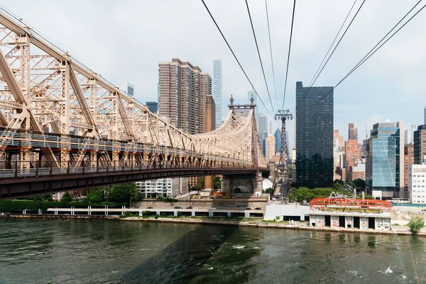 El tranvía Roosevelt Island en Nueva York — Foto de Stock