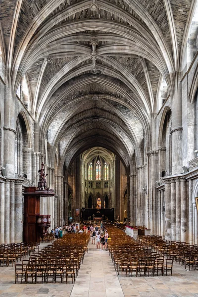 Widok wewnątrz St Andrew katedry w Bordeaux — Zdjęcie stockowe