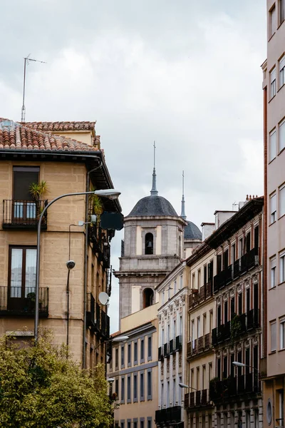 Vista panorámica del barrio de Lavapies en Madrid — Foto de Stock