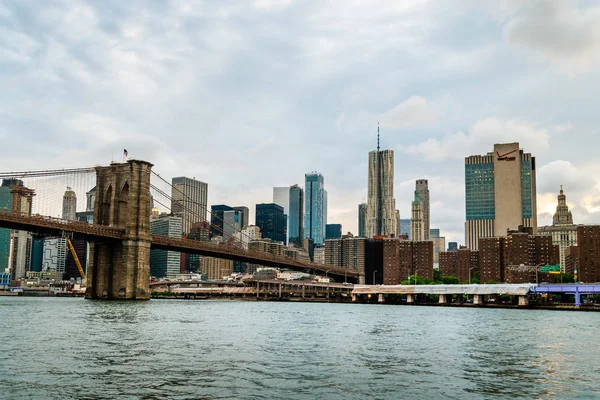 Skyline del centro de la ciudad de Nueva York — Foto de Stock