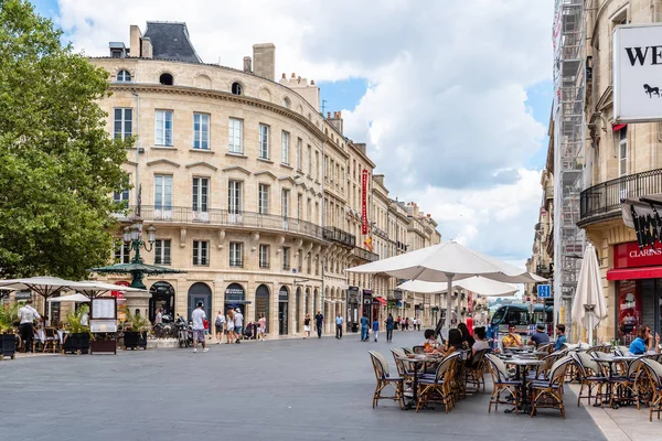 Kawiarnię i taras w Bordeaux, Francja — Zdjęcie stockowe