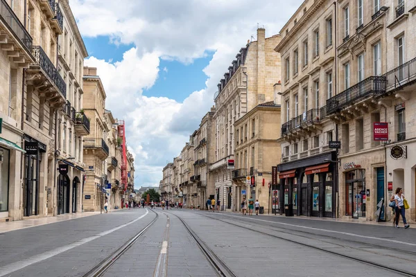 Wyłączonej z ruchu kołowego ulicy w centrum miasta Bordeaux — Zdjęcie stockowe