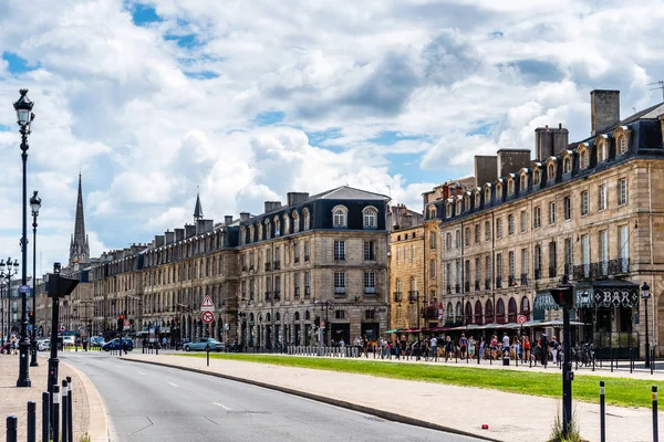 Quai Richelieu in Bordeaux een zonnige dag — Stockfoto