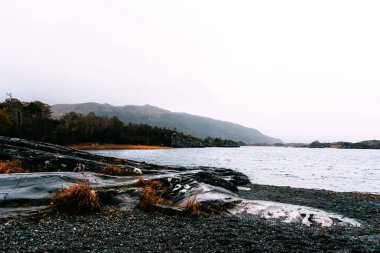 Göl de Killarney mountian karşı doğal görünümü