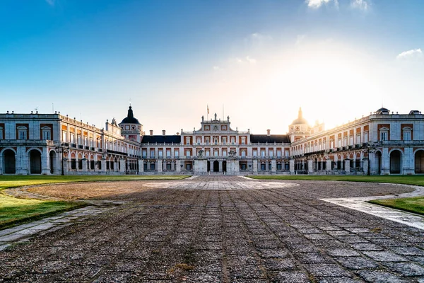 Palácio Real de Aranjuez ao nascer do sol. Exposição longa — Fotografia de Stock