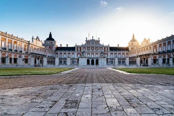 Palácio Real de Aranjuez ao nascer do sol. Exposição longa — Fotografia de Stock