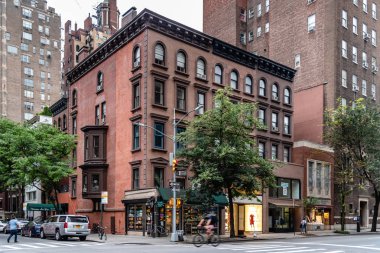 Madison Avenue Manhattan'ın Upper East Side bölgesinde