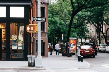 Madison Avenue Manhattan'ın Upper East Side bölgesinde