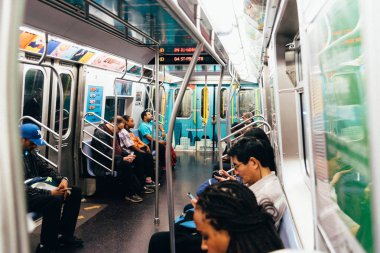 New York metro sürme yolcu