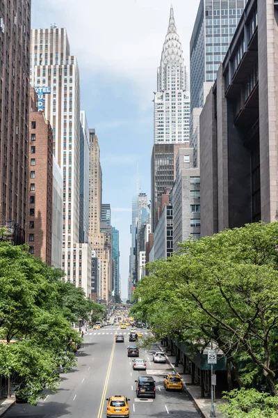 Vista ad angolo alto della 42esima strada a New York — Foto Stock
