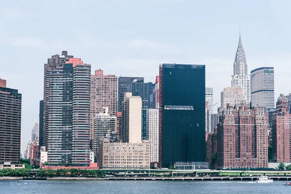 Skyline of Midtown of Manhattan in New York — Stock Photo, Image