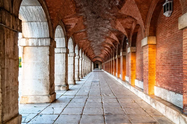 Arcada no Palácio Real de Aranjuez em Madrid — Fotografia de Stock