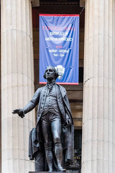 George Washington staty i federala Hall i New York — Stockfoto