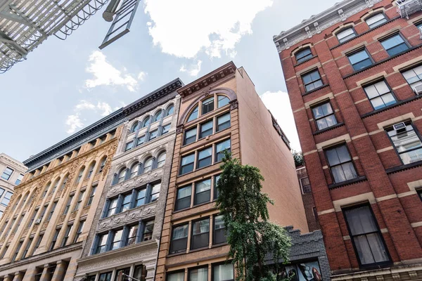 Edifícios típicos no Soho em Nova York — Fotografia de Stock