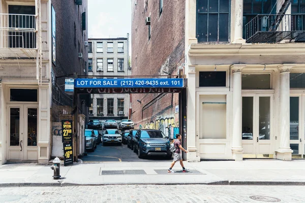 Lote de parque para venda em Soho in New York — Fotografia de Stock