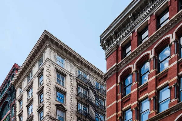 Edifícios típicos no Soho em Nova York — Fotografia de Stock