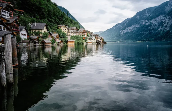 Γραφική θέα στη λίμνη του Χάλστατ στην Αυστρία — Φωτογραφία Αρχείου