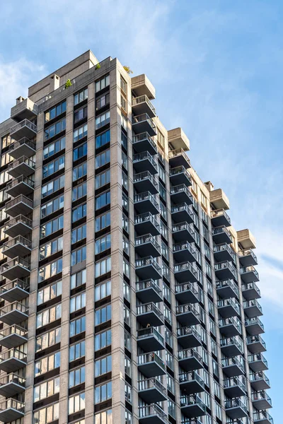 Manhattan'da daire binanın düşük açılı görünüş