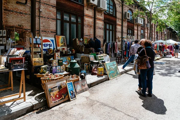 Loppmarknad på Madrids järnvägsmuseum, Mercado de Motores — Stockfoto