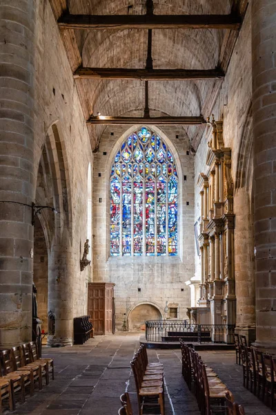 Widok wewnątrz St Sauveur bazyliki w Dinan — Zdjęcie stockowe