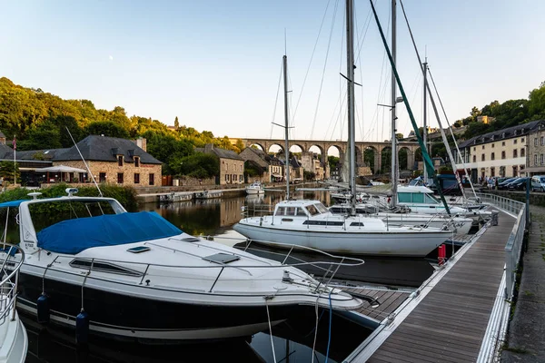 Sailing boats in the Port of Dinan in Brittany — Stock Photo, Image