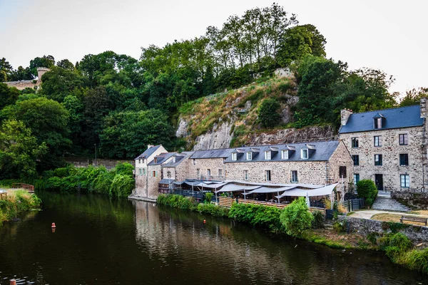 Vista del habour de la ciudad de Dinan —  Fotos de Stock