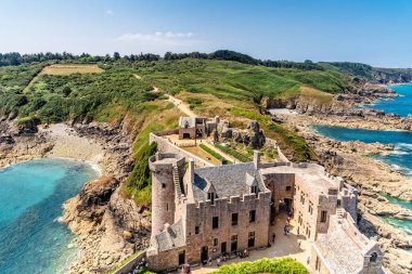 Fort la Latte kalede Brittany havadan görünümü