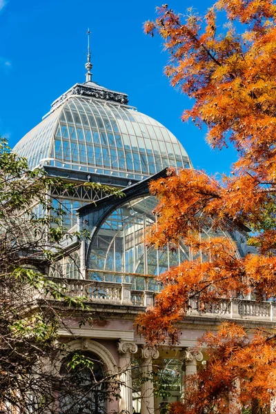 Vue extérieure du palais de cristal de Madrid — Photo