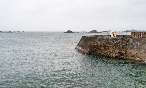 Vacker utsikt över hamnen i Roscoff — Stockfoto