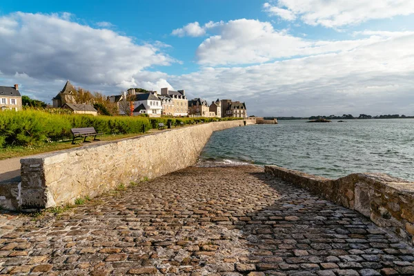 Scénický výhled na nábřeží města Roscoff — Stock fotografie