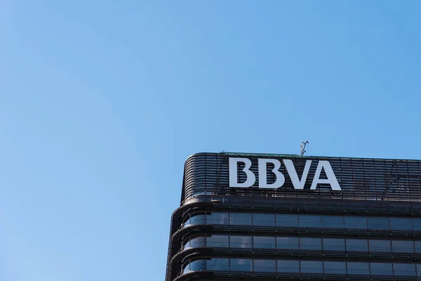 Wieżowiec BBVA w dzielnicy finansowej Madrytu — Zdjęcie stockowe