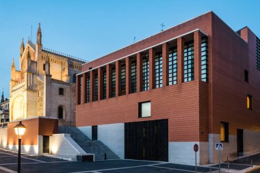 Madrid'deki Jeronimos kilisesi ve Prado Müzesi'nin görünümü