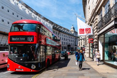 Londra'da Regent Street sokak sahnesi
