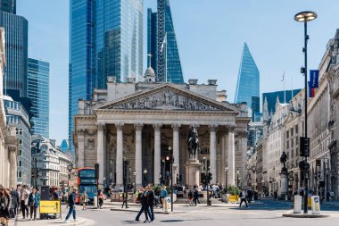 Londra'da Royal Exchange ve İngiltere Bankası
