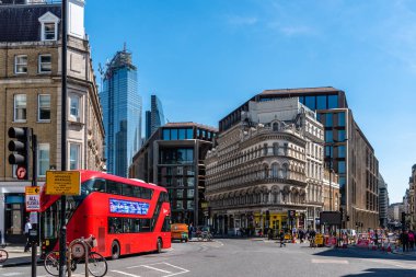  Londra şehir finans bölgesinde sokak sahnesi