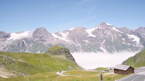 Carretera en Grossglockner en los Alpes austríacos — Vídeo de stock