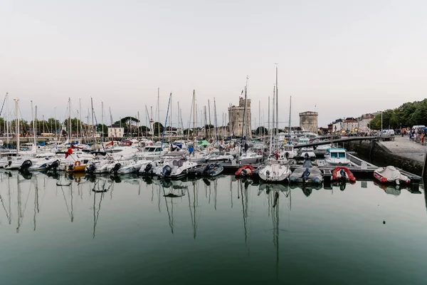 El antiguo puerto de La Rochelle en Francia —  Fotos de Stock