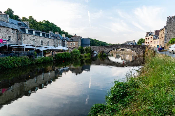 Vista del habour de la ciudad de Dinan — Foto de Stock