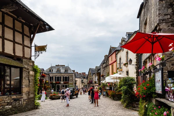 Kilátás a festői falu Rochefort-en-Terre in Brittany — Stock Fotó