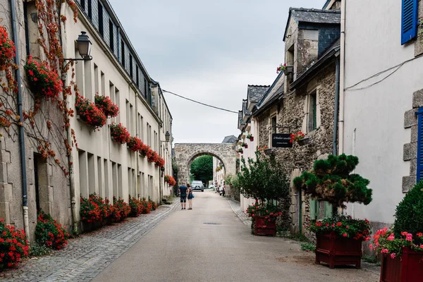 Kilátás a festői falu Rochefort-en-Terre in Brittany — Stock Fotó