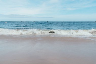 Kerlouan, Brittany sahilinde plaj