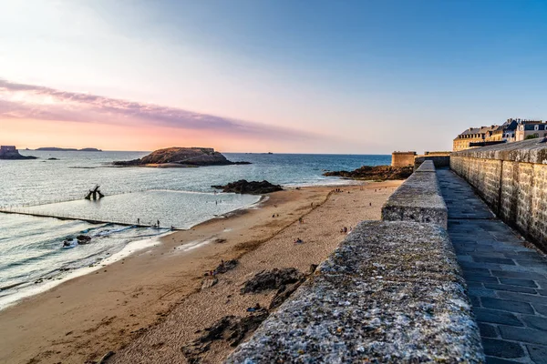 Hög vinkel Visa av den stranden Saint Malo — Stockfoto