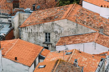 La Rochelle merkezinde çatıların Yüksek Açı Görünümü