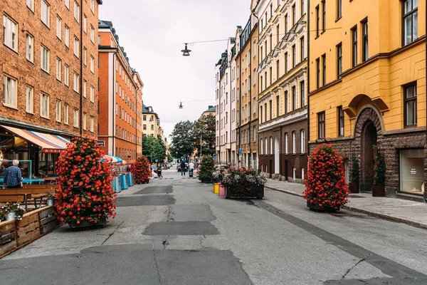 Escena callejera en Sofo un barrio hipster en Estocolmo — Foto de Stock