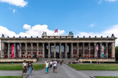 Berlin 'deki Altes Müzesi Yazın güneşli bir günü