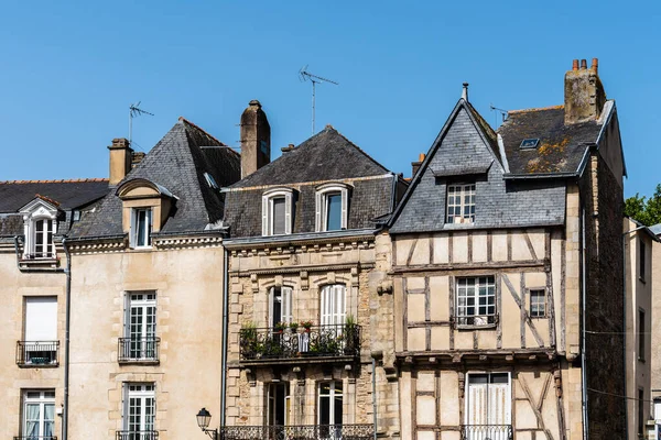 Vannes 'in tarihi merkezinde kereste çerçeveli ortaçağ evi — Stok fotoğraf