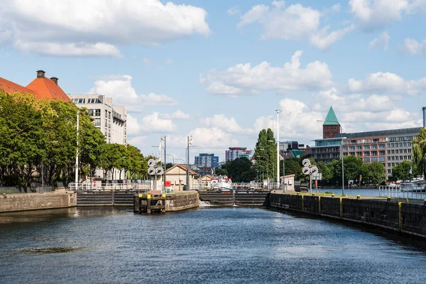 Floodgates in Spree river canal in Berlin — Stock Photo, Image