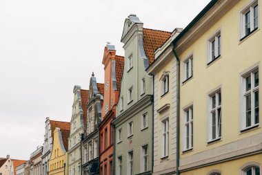 Stralsund 'da gable' lı geleneksel evler