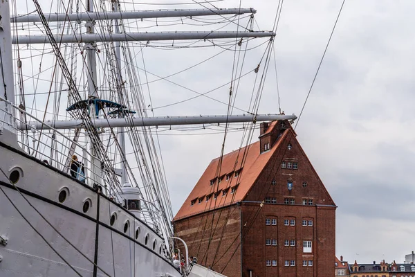 Statek muzeum Gorch Fock w porcie Stralsund — Zdjęcie stockowe